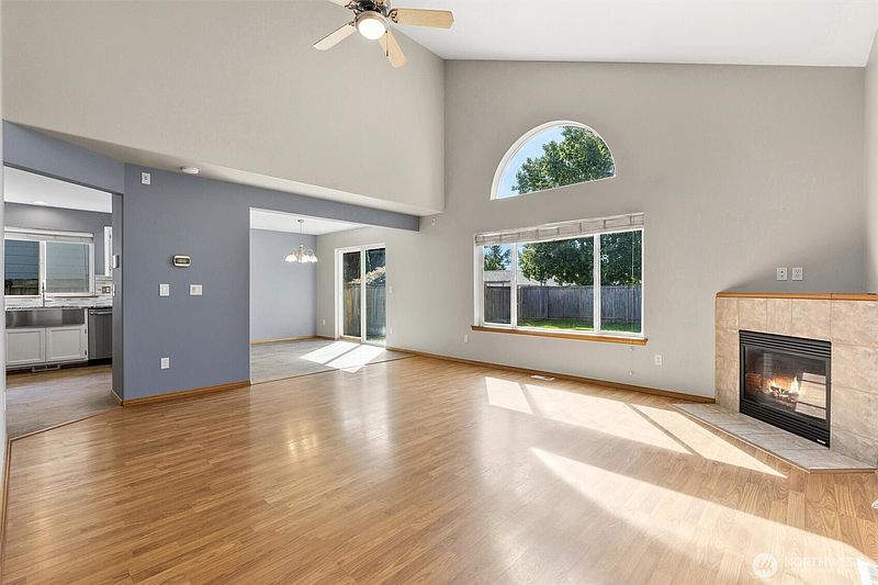 4th image of 610 Date Avenue