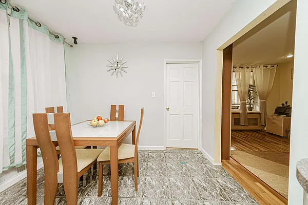 Sold by Maximillion Realty, Inc. | media 30