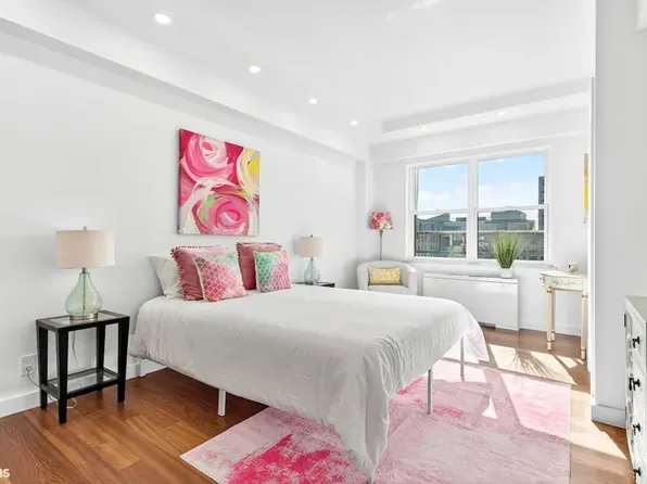 520 East 72nd Street image 7 of 19