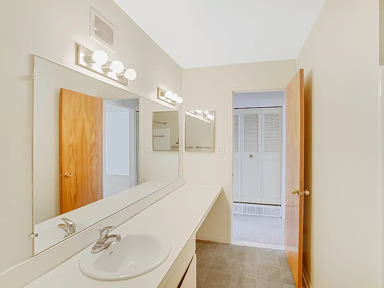 Large Bathroom with Lots of Space