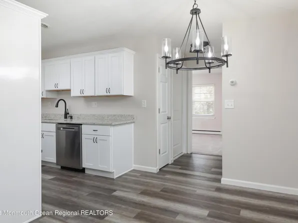16D Yorkshire Court, Manchester, NJ 08759