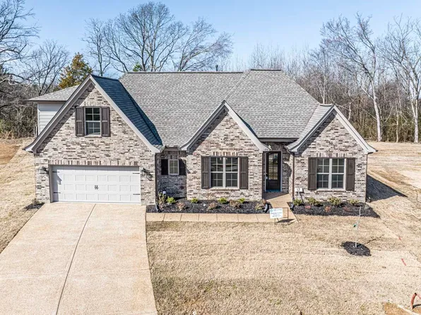 210 Oakland Ridge Cv, Oakland, TN 38060