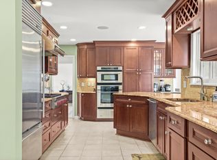 42 Fox Ridge Rd, Stamford, CT 06903