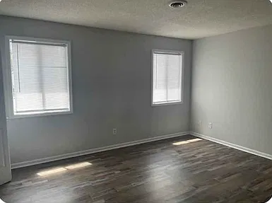 1269 Wellington Ave — Photo 3