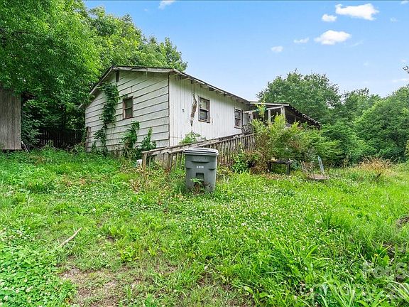2nd image of 668 Childers St