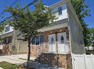 24 Shaughnessy Ln #1A, Staten Island, NY 10305