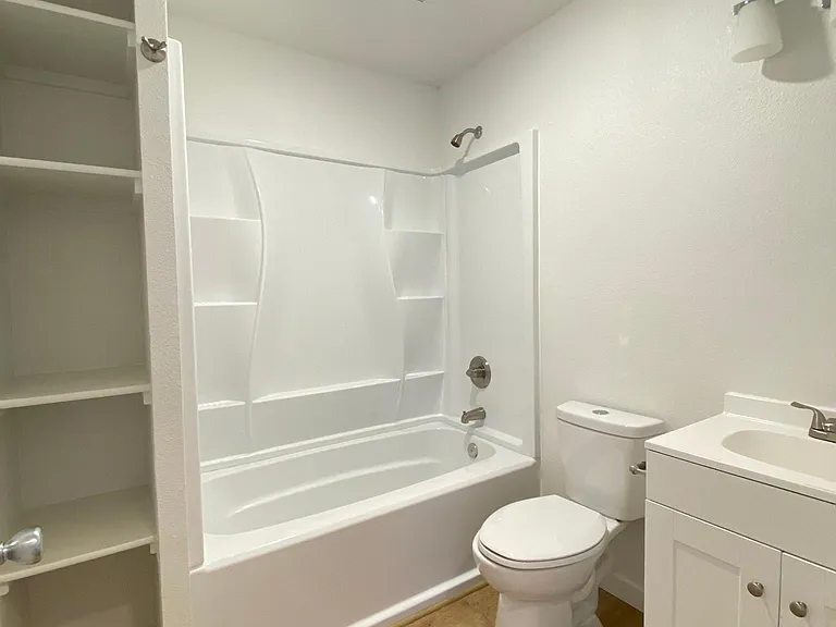 1501 S Grant Ave — Photo 17