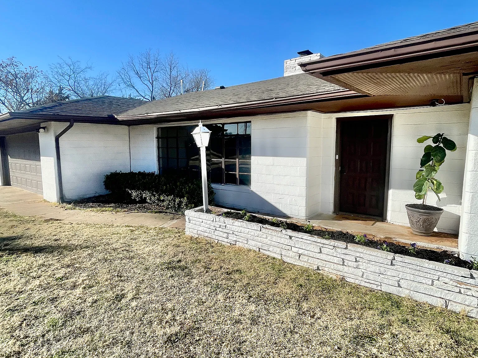 3 bed, 2393 sqft, $2,000 — Photo 1