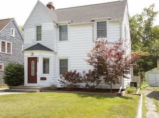 1825 Oakland Dr, Kalamazoo, MI 49008