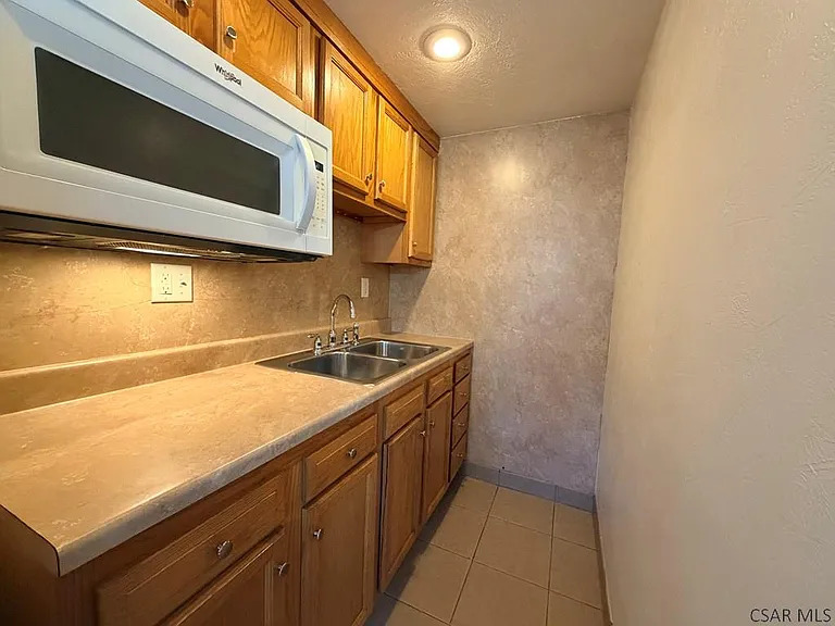 907 Old Scalp Ave #202 — Photo 5