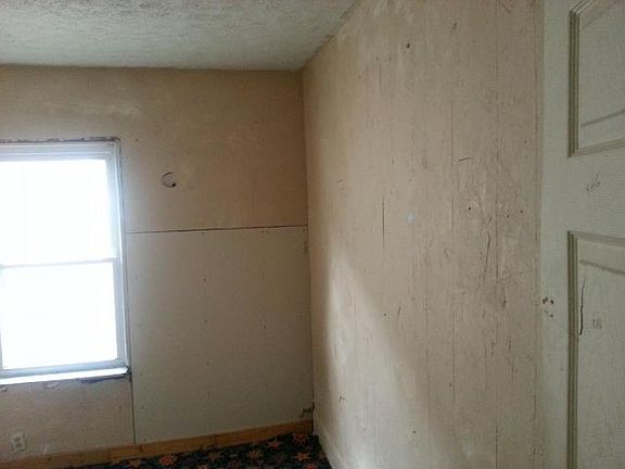 4th image of 1255 Parkamo Ave