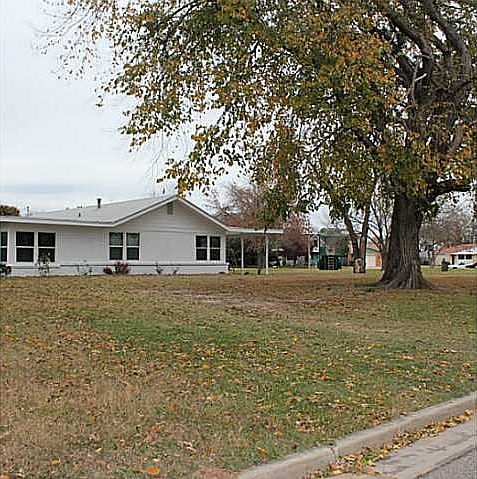 2nd image of 902 N Chapman Ave