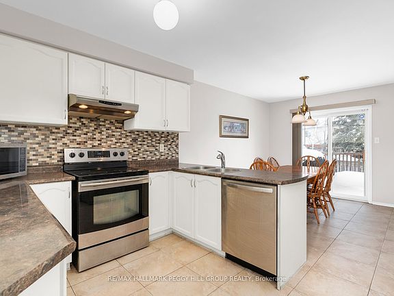 4th image of 114 Mapleton Ave