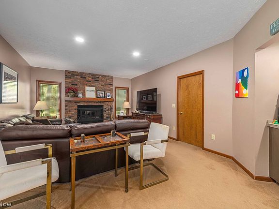 4th image of 32364 Birchwood Ln