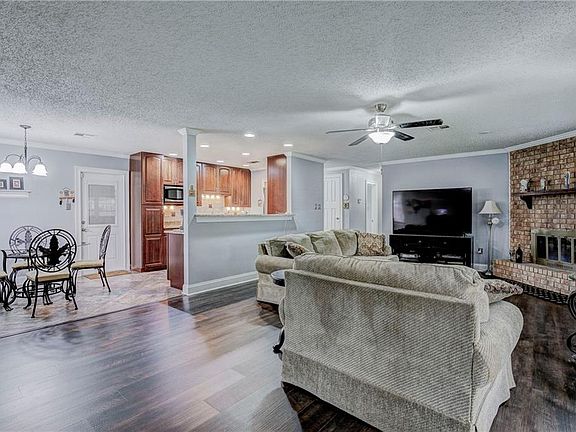 4th image of 1709 W Frisco Dr