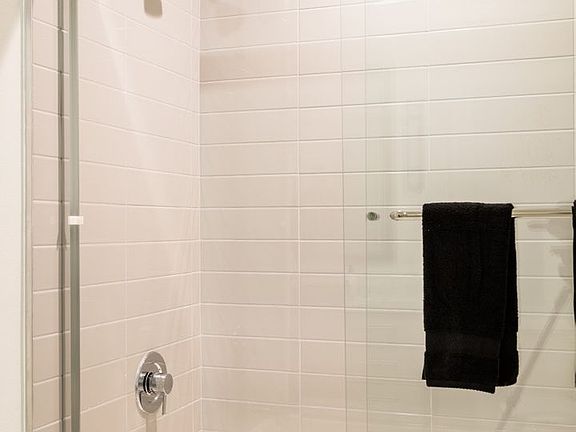 5th image of 11811 Culver Blvd #401