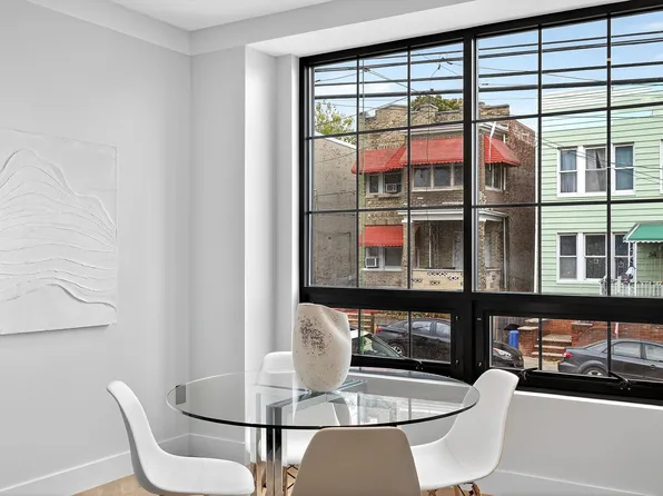 31 Bayview Avenue image 4 of 37