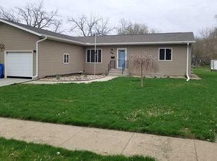 706 N 3rd St, Beresford, SD 57004