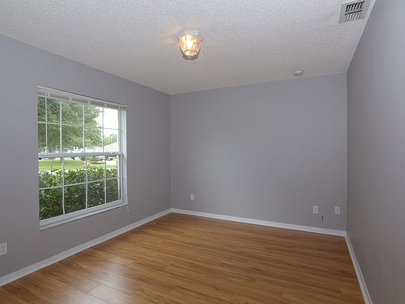 4th image of 1110 Heather Glen Dr