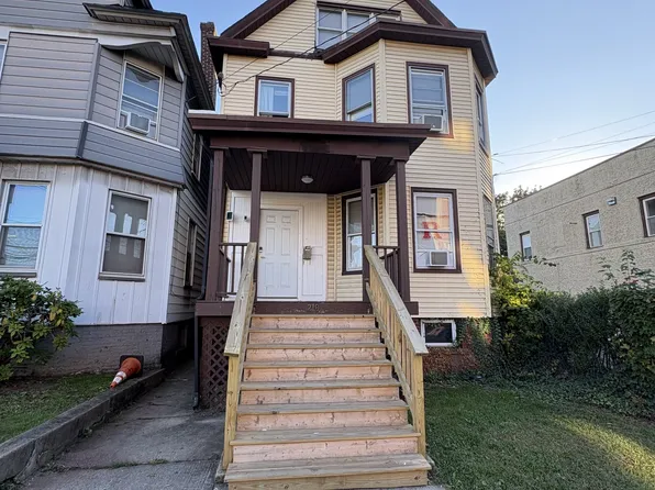 218 Easton Ave Floor 2, New Brunswick, NJ 08901