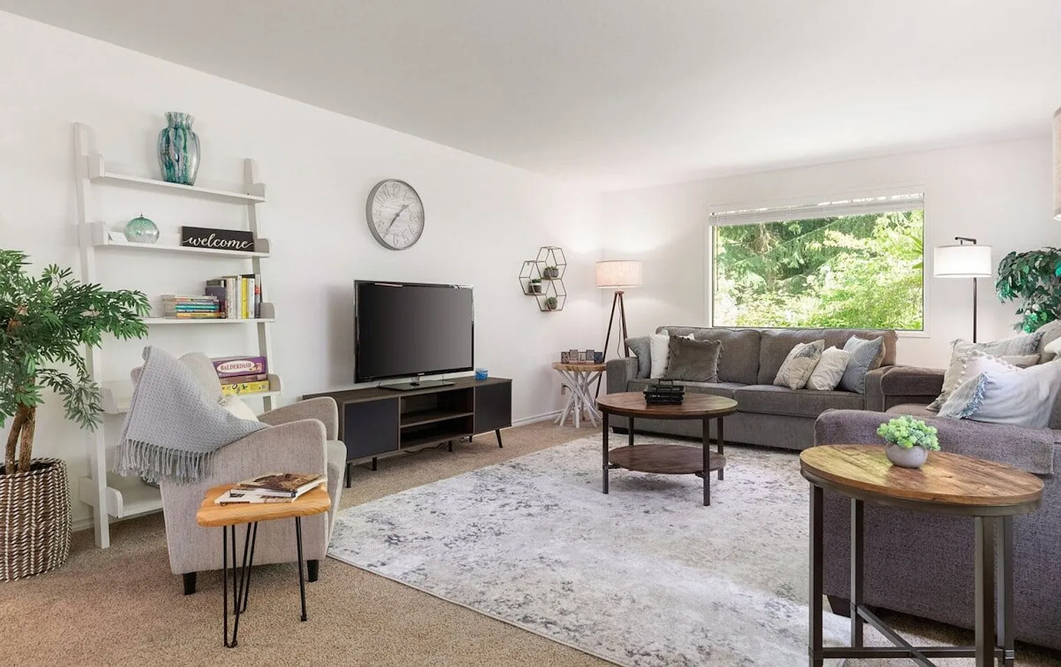 4 bed, 3.5 bath, $8,805 — Photo 2