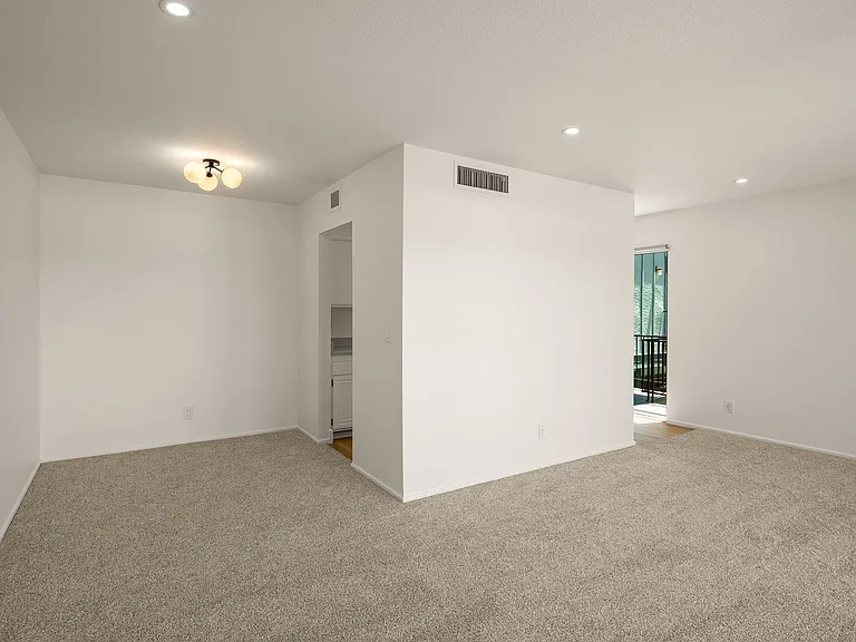 50 Sombart Ln — Photo 14