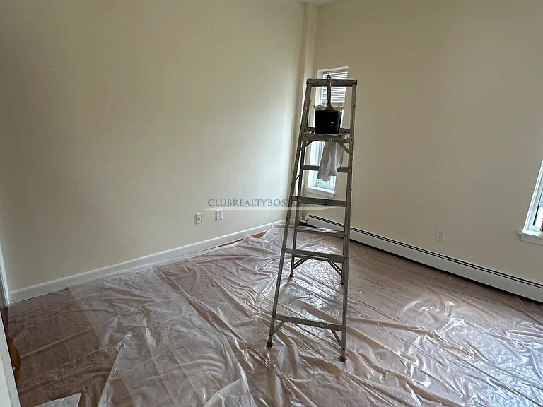 180 N Beacon St #11 — Photo 8