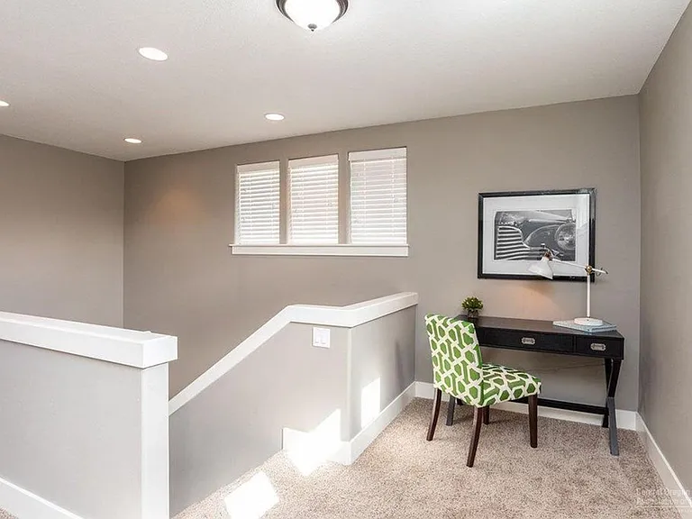 1076 SE Leonel Ln — Photo 18