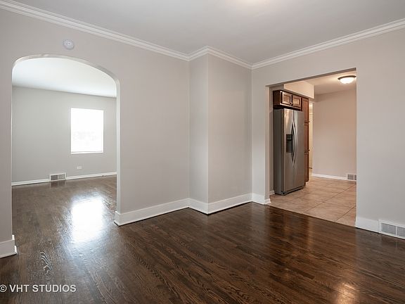 5th image of 302 Maple Ave