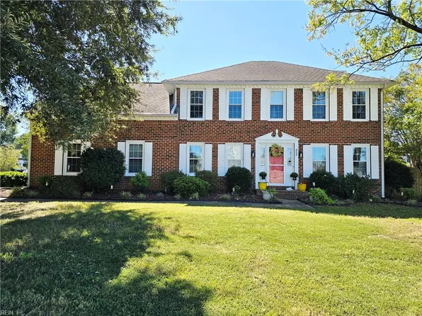 833 Kemp Meadow Dr, Chesapeake, VA 23320