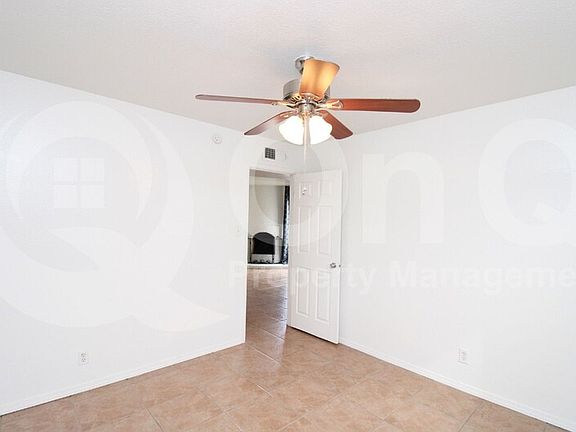 3rd image of 8060 E Oak St