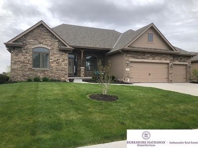 7626 Southshore St, Papillion, NE, 68046