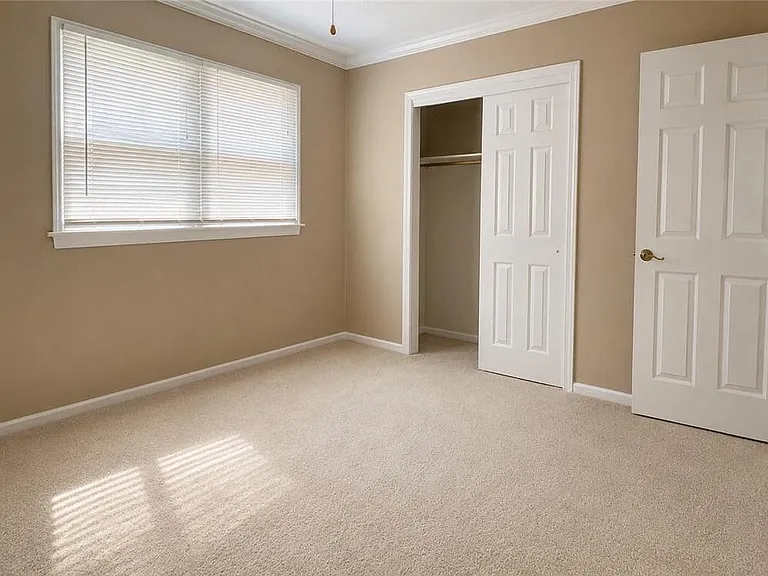 5465 Stewart Dr — Photo 9