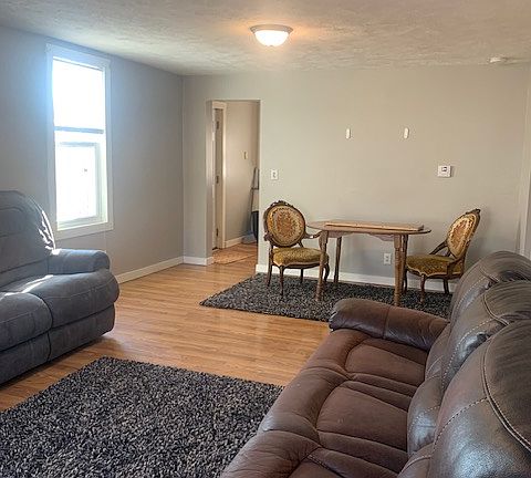 2nd image of 921 N 6th St #1
