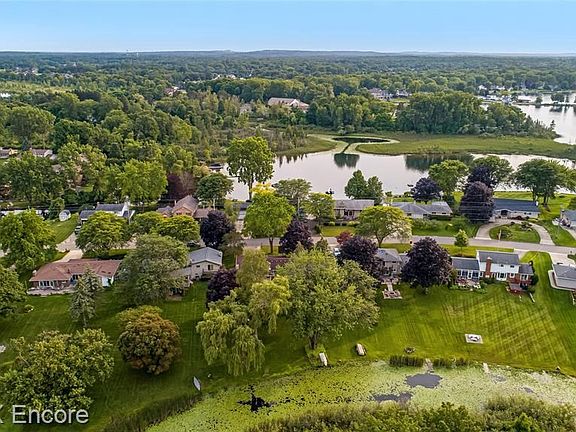 3rd image of 701 Tanview Dr