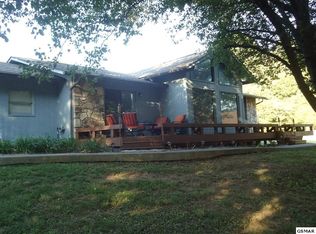 447 Riverbriar Ln, Kodak, TN 37764
