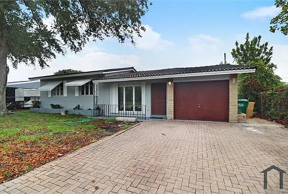 1601 SW 46th Ave — Photo 24