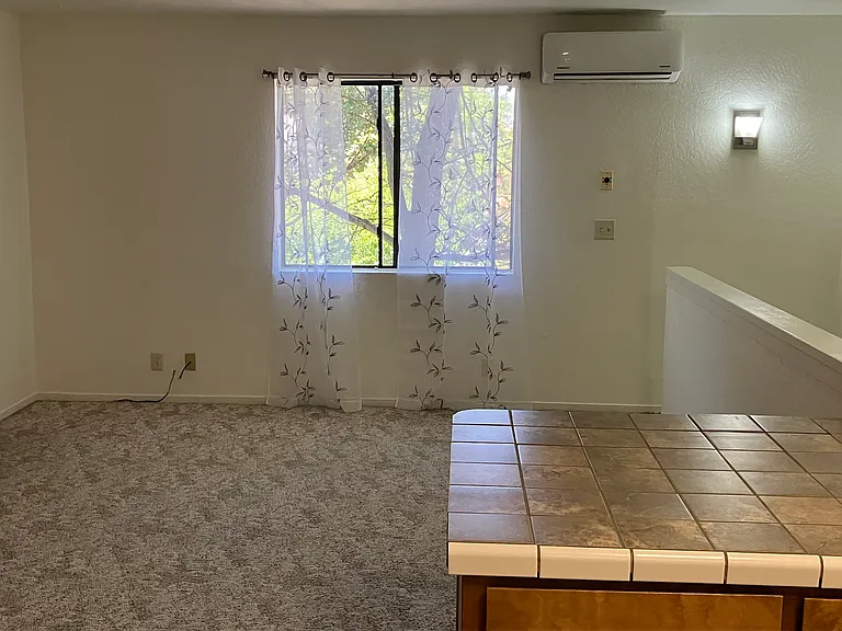 434 S Shepherd St — Photo 3