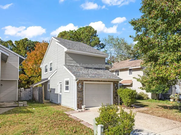 5408 Chatham Lake Dr, Virginia Beach, VA 23464