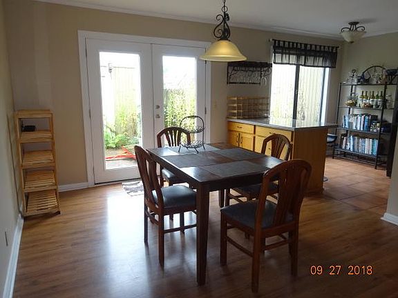 5th image of 802 Williamsburg West Dr
