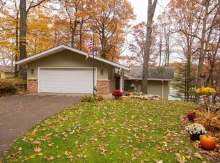 321 Horseshoe Ct, Plainwell, MI