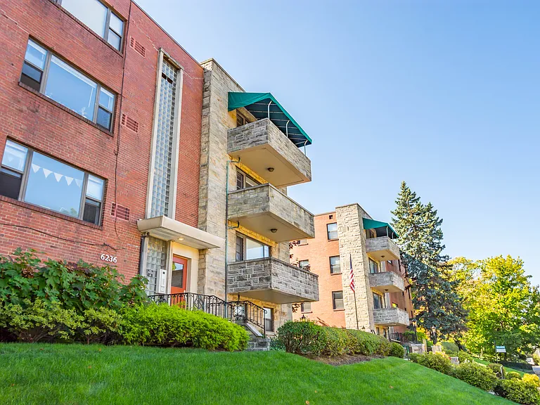 Royal Gardens Apartments — Photo 4