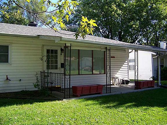 2nd image of 3241 Welch Dr