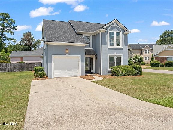 3rd image of 2622 Chaucer Drive