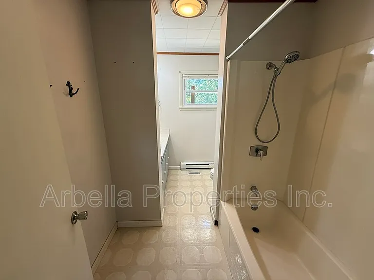 2239 Buckingham Rd — Photo 15