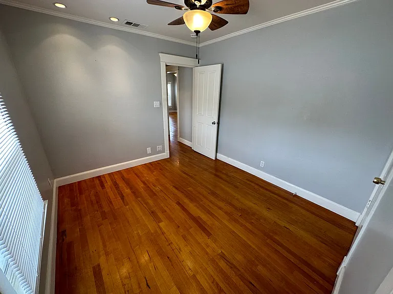 535 N Olive St — Photo 27