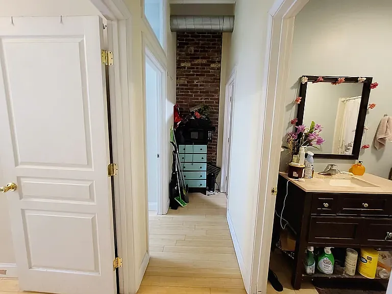 37 Temple Pl #404 — Photo 16