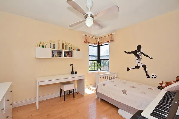 Sold by REMAX Distinguished Homes | media 6