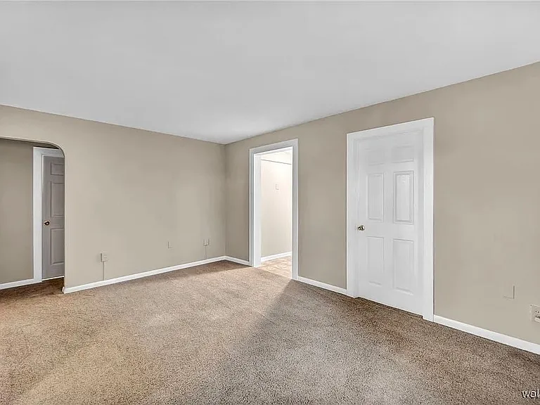 5587 Chagrin Dr #1 — Photo 4