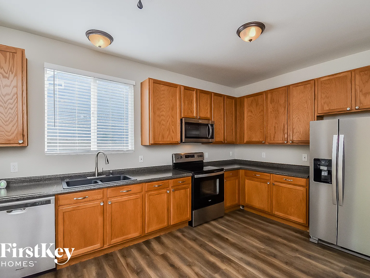 3 bed, 2.0 bath, 1295 sqft, $2,475 — Photo 4